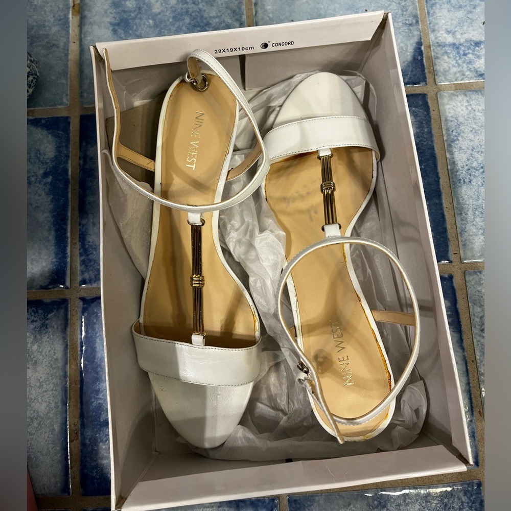 Nine West scrappy white and gold heels